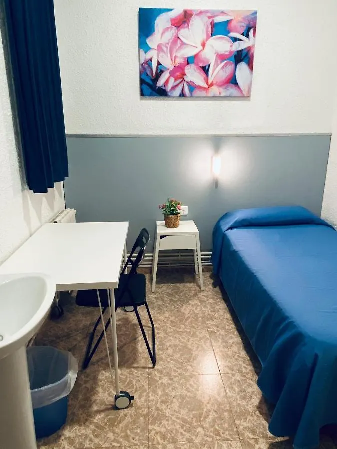 Hostal Carlos III El Prat de Llobregat Guest house